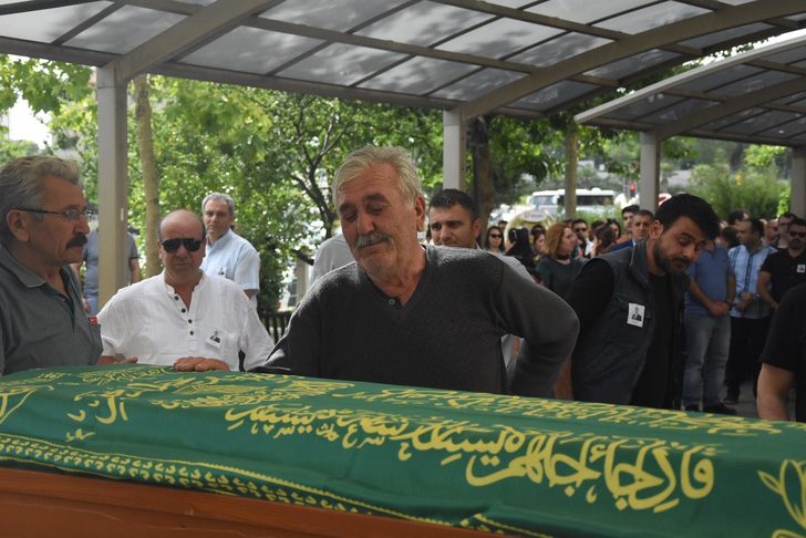 Siyanürlü sıvıyla anne ve babasını öldürdü, kardeşleri tedavide