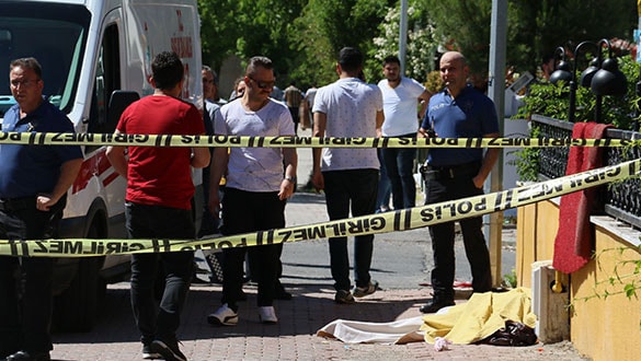 Doktor, avukat eşini 14 el ateş ederek öldürdü