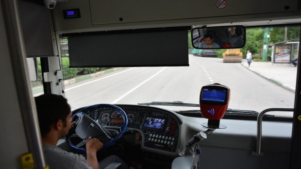 Yaşlı adam otobüste kalp krizi geçirdi, şoför acile çekti