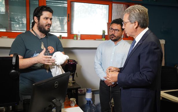 Ege Üniversiteli bilim insanları giyilebilen EKG cihazı geliştirdi