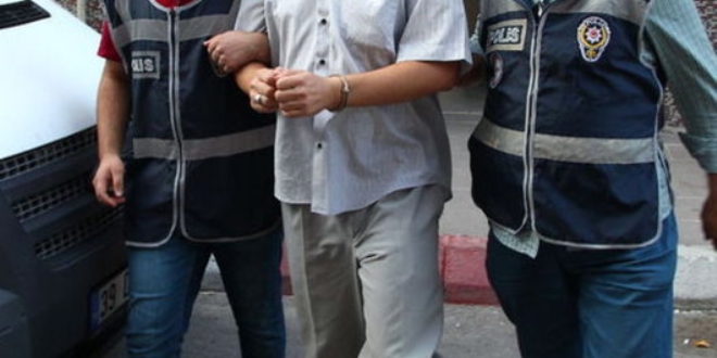 FETÖ'den 1 doktor ve 1 komiser yardımcısı gözaltında