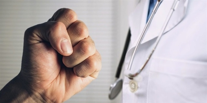 Bursa'da doktorun hasta yakını tarafından darbedildiği iddiası