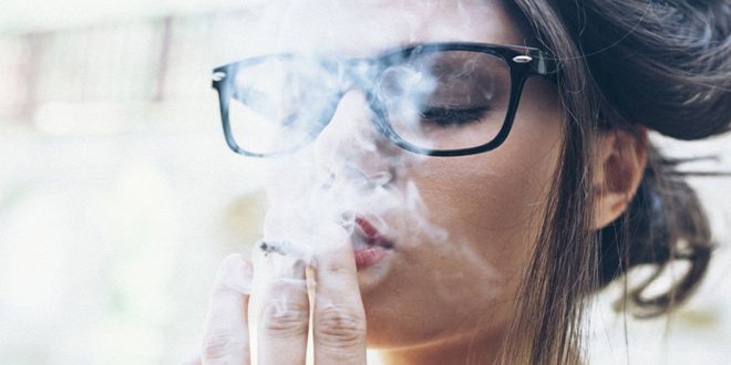Sigara içmek 'görme kaybı riskini artırıyor'