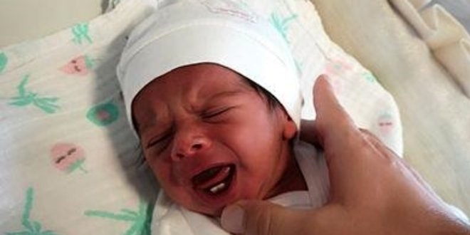 Defne bebek dişli doğdu
