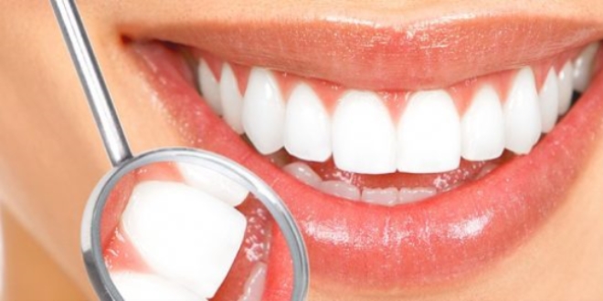 Diş beyazlatma işlemi dişlere zarar veriyor mu?