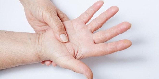 Tetik parmak rahatsızlığına dikkat