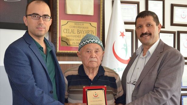 Emekli maaşını biriktiren vatandaş hastaneye 10 bin liralık cihaz aldı