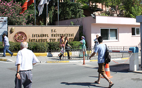 Çapa Tıp Fakültesi Hastanesi'nin ambulansı çalındı