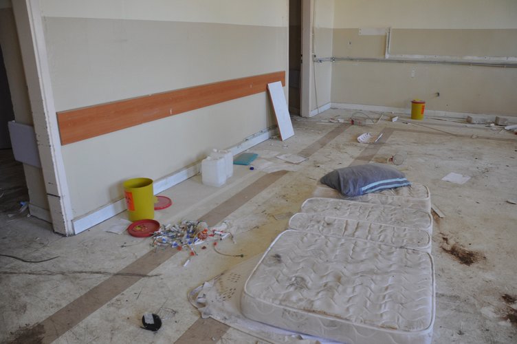 Fuhuş yapıldığı iddia edilen eski hastane muhafaza altına alındı