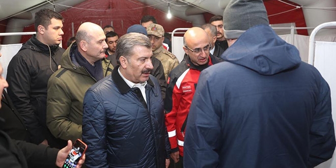 Fahrettin Koca: Bölgeye 8 sahra hastanesi kuruldu