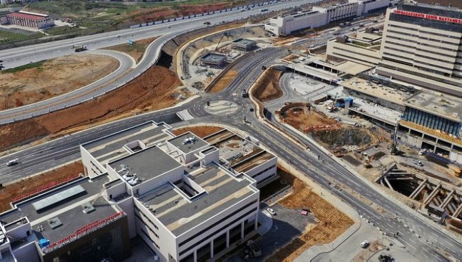 Başakşehir İkitelli Şehir Hastanesi'nin ilk etabının açılışı için geri sayım başladı