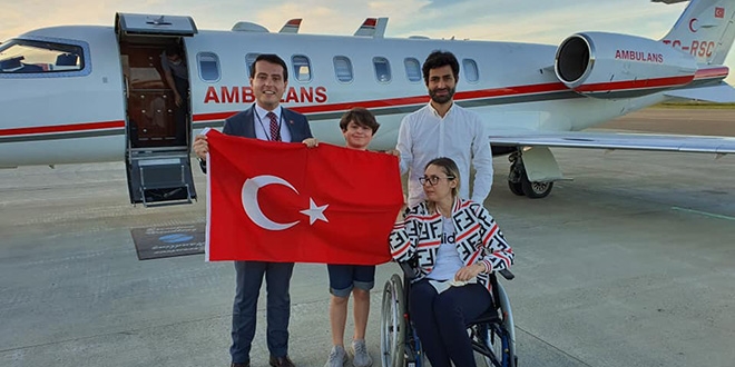 Bakan Koca talimat verdi! Ambulans uçakla Türkiye'ye getirildi