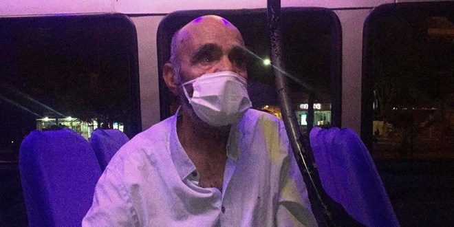 Karantinayı ihlal eden corona virüs hastası minibüste yakalandı