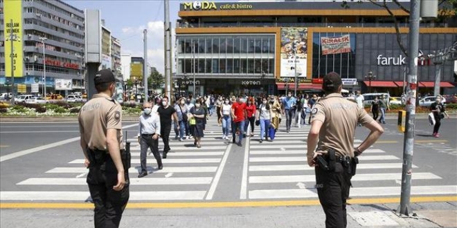 Bilim Kurulu Üyesi: Ankara'da yeniden artış var!