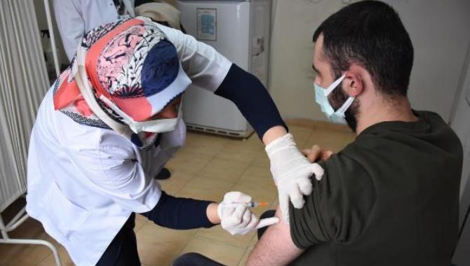 Türkiye'de birinci ve ikinci aşı olanların sayısı 10 milyonu geçti