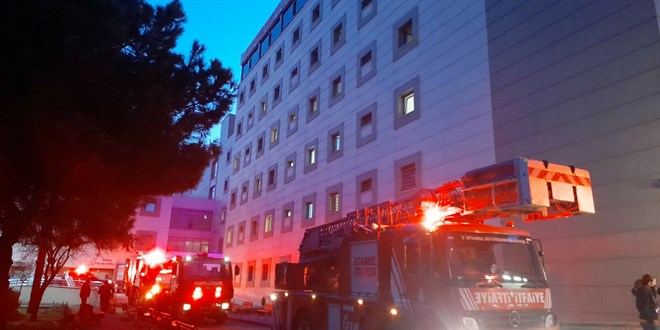 Zeynep Kamil Hastanesi'nde yangın: Hastalar tahliye edildi