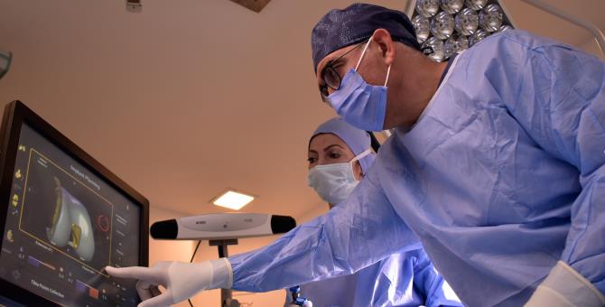Robotik diz eklem protez cerrahisi nedir? Avantajları nelerdir?
