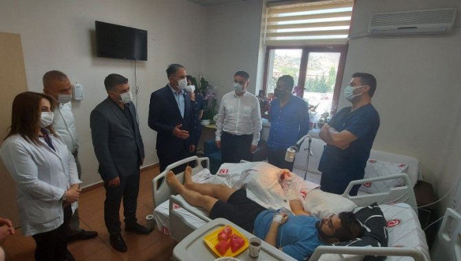 Parmakları Kesilen Doktor Ertan İskender’e Geçmiş Olsun Ziyareti