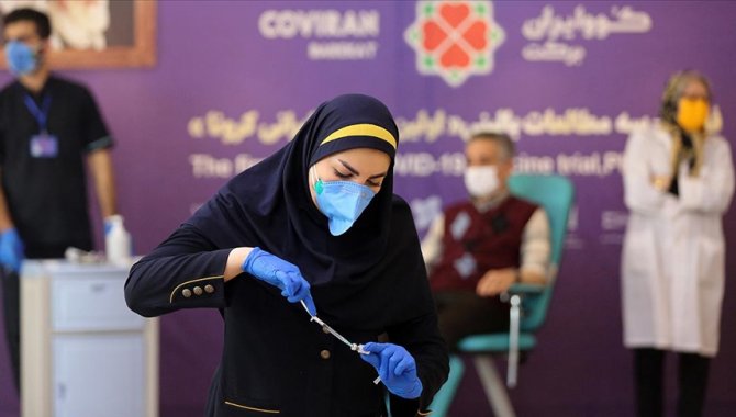 İran Sağlık Bakanlığı yerli Kovid-19 aşısı COVIRAN Bereket'in acil kullanımına izin verdi