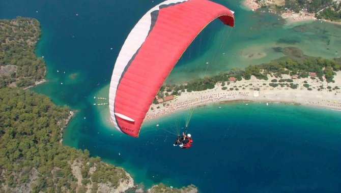Engelli çocukların yamaç paraşütü hayali Fethiye'de gerçek oldu
