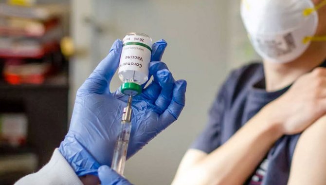 Kovid-19'la mücadele kapsamında uygulanan aşı miktarı 32 milyon 213 bin 119 oldu
