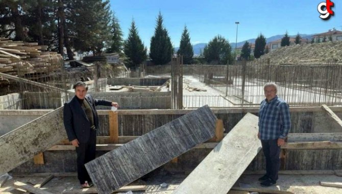 Karabük milletvekilleri Safranbolu'da sağlık hizmeti verecek binadaki çalışmaları inceledi