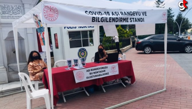 Bolu'da Kovid-19 aşı randevu ve bilgilendirme standı açıldı