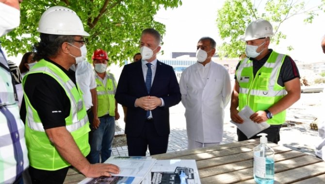 Gaziantep Valisi Gül, Nizip'te hastane inşaatını inceledi