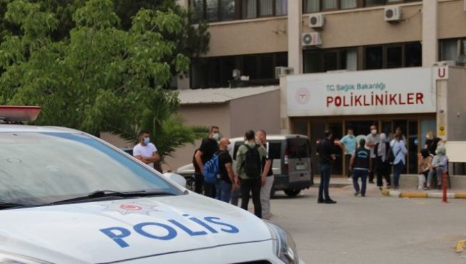 İzmir'de bir sağlık memuru hastanedeki pansuman odasında ölü bulundu