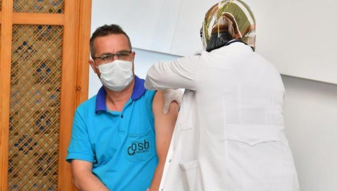 Kayseri OSB'de bir günde 2 bin 380 çalışan aşılandı