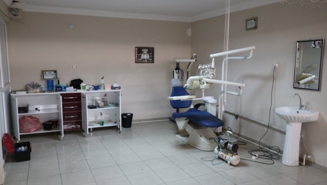 Esenyurt'ta kaçak ve ruhsatsız işletilen muayenehanelerin faaliyetine son verildi