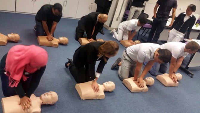 Çubuk'ta belediye personeline ilk yardım eğitimi verildi