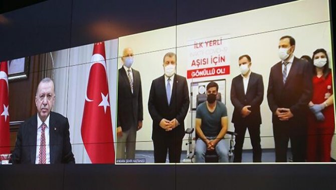 Cumhurbaşkanı Erdoğan, "yerli Kovid-19 aşısının üçüncü fazının ilk doz uygulamasına" video konferansla katıldı: