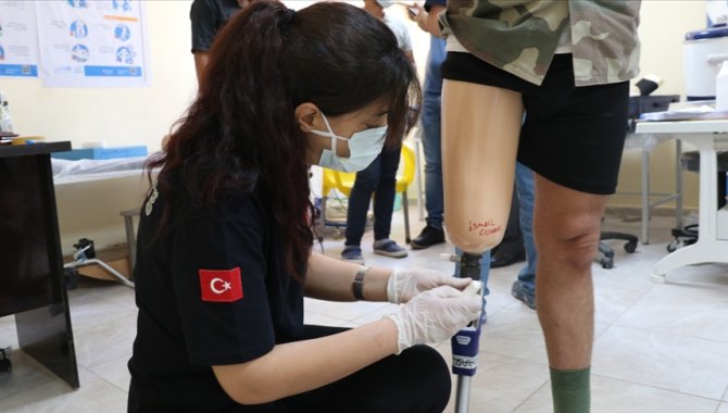Türkiye, Barış Pınarı Harekatı bölgesindeki engellilerin yüzünü protez desteğiyle güldürüyor