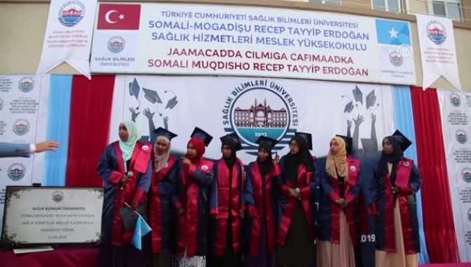 Somali Mogadişu Recep Tayyip Erdoğan Sağlık Hizmetleri Meslek Yüksekokulu 70 mezun verdi
