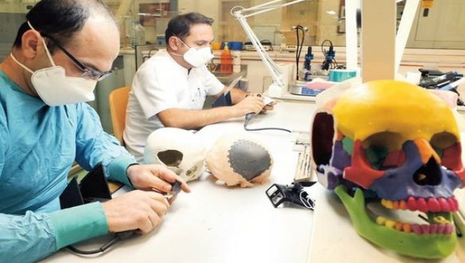 16 yaşındaki Gizemnur yapay kafatası parçalarının nakledilmesiyle hayata yeniden bağlandı