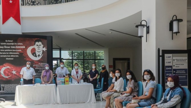 Bursa Teknik Üniversitesinde öğrenciler için "yerinde aşı uygulaması" başlatıldı