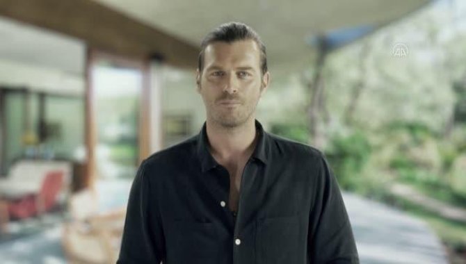 Oyuncu Kıvanç Tatlıtuğ'dan Kovid-19'a karşı aşılanma çağrısı