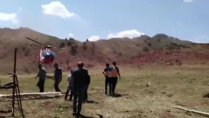 Bingöl'de yaylada hastalanan kişi, ambulans helikopterle Erzurum'a sevk edildi