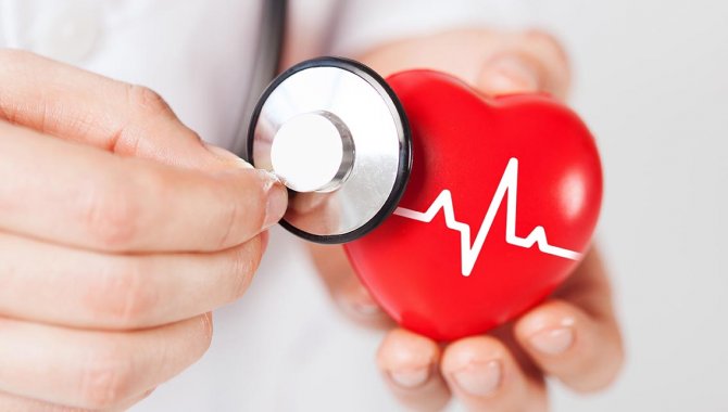 2022 kalp sağlığı gününde kırmızı giyin asya kalp enstitüsü sağlık kontrolleri