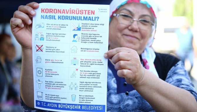 Aydın'da sağlık çalışanlarının çocukları, aşı konusunda bilgilendirici broşür dağıttı