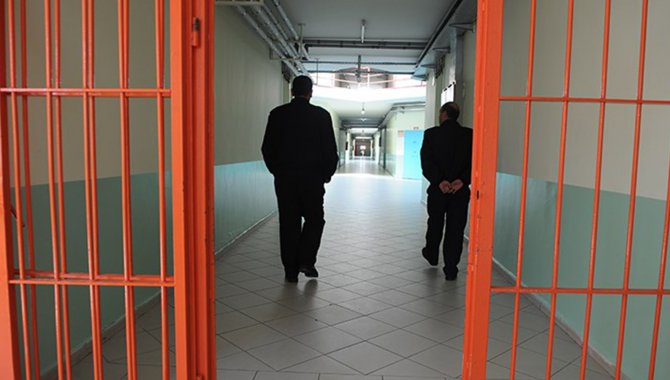 Kovid-19 izinlisi hükümlülerin 31 Mayıs'a kadar cezaevlerine dönmesi gerektiği bildirildi