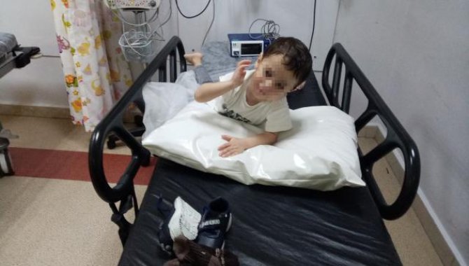 Adana'da hastanede tek başına bulunan 2 yaşlarındaki çocuğun yakınları aranıyor