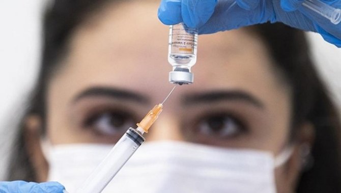 Hakkari'de sağlık ekiplerinin seferberliğiyle Kovid-19 aşısı olanların sayısı 5 kat arttı