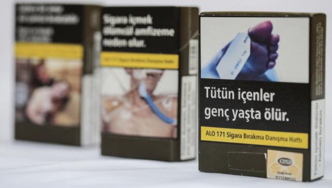 Sigara paketlerinin arkasındaki sağlık uyarısı alanı yüzde 85'ten yüzde 100'e çıkarıldı