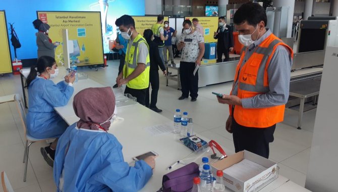 İstanbul Havalimanı'nda Türk yolculara Kovid-19 aşısı yapılmaya başlandı