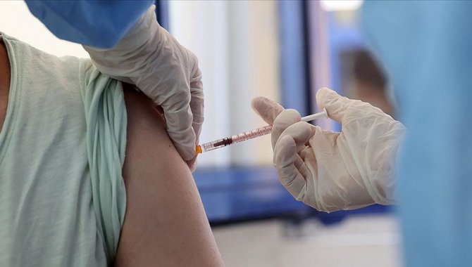 Cezayir, Kovid-19 salgınıyla mücadelesine destek sunmak için Tunus'a 250 bin doz aşı gönderiyor