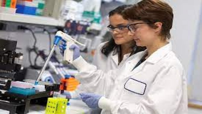 Sanofi, dünyanın ilk mRNA Aşıları Mükemmeliyet Merkezi'ni kurdu