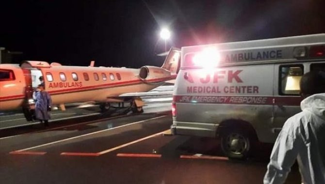 Liberya'da çalışırken sıtma teşhisi konan İzmirli Ersin Akan, ambulans uçakla Türkiye'ye getirildi