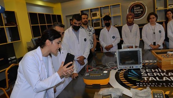 Türkiye'nin mesleki eğitimdeki ilk biyomedikal cihaz kalibrasyonu Hatay'da başarıyla gerçekleştirildi